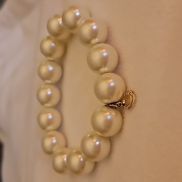 CHARTER CLUB White Chunky Glass Pearl Bridal Stretch Bracelet - Picture 4 of 4